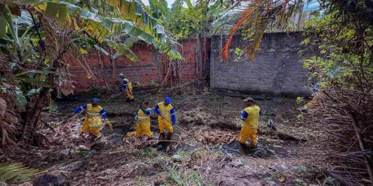 limpeza-de-canal-e-realizada-no-loteamento-miragem