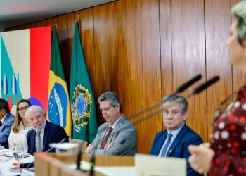 combate-a-fome-precisa-de-sensibilidade-e-politica-de-estado,-diz-lula