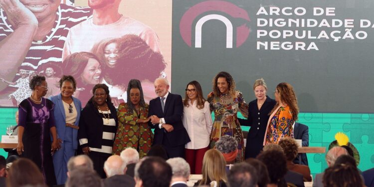 lula-defende-participacao-social-para-evitar-politica-desacreditada