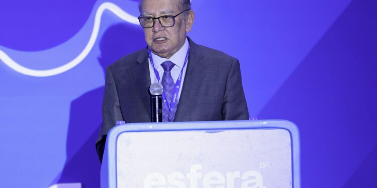 “nenhum-desconforto”,-diz-mendes-sobre-prisao-domiciliar-de-bolsonaro