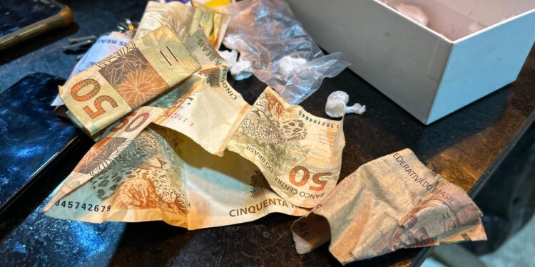 ponto-de-venda-de-drogas-disfarcado-de-bar-e-desmontado