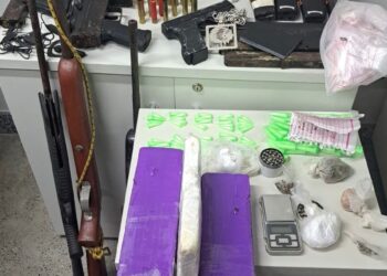 ficco-ilheus,-pm-e-pc-apreendem-armas-e-drogas-com-integrantes-de-faccao