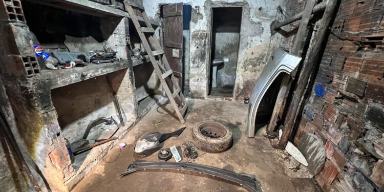 ponto-de-desmanche-e-descoberto-pelo-batalhao-apolo-na-suburbana