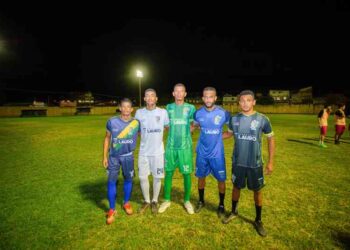 prefeita-realiza-entrega-de-uniformes-para-os-atletas-da-selecao-de-lauro-de-freitas