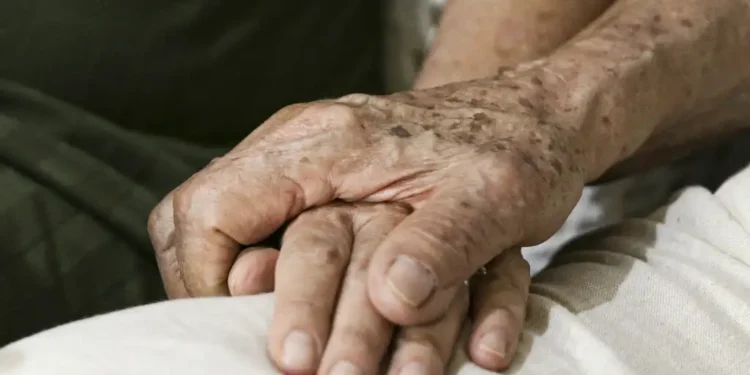 falta-de-saneamento-basico-leva-mais-de-80-mil-idosos-a-internacao-de-no-brasil