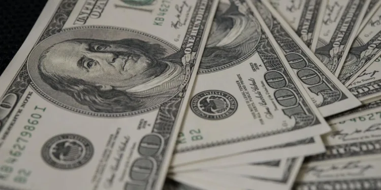 dolar-fecha-em-alta-pela-segunda-vez-seguida