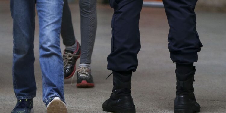 tribunal-de-contas-suspende-programa-de-escolas-civico-militares-de-mg