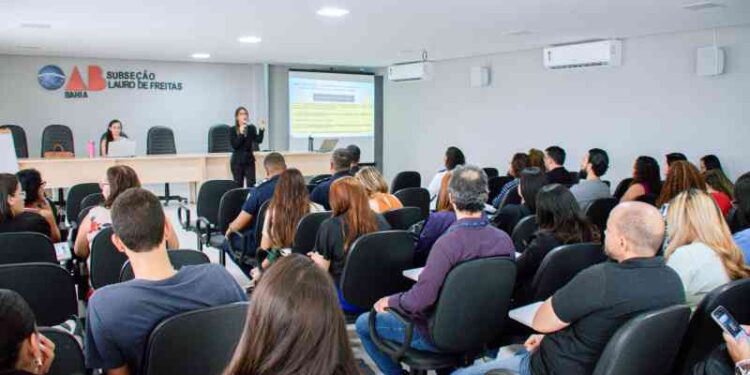 escola-de-governo-de-lauro-de-freitas-promove-capacitacao-sobre-nova-lei-de-licitacoes-e-contratos