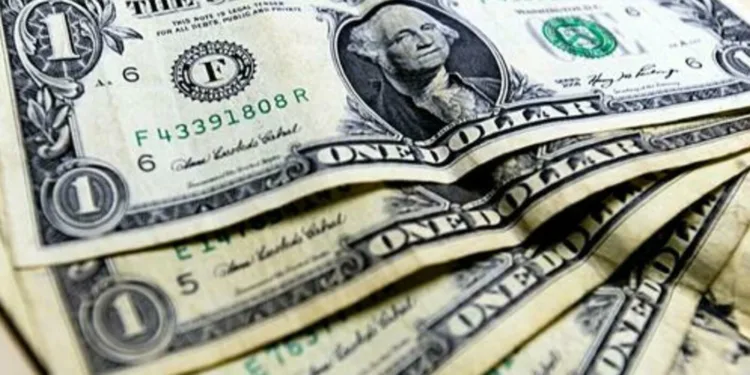 dolar-fecha-em-alta-apos-queda-no-comeco-da-semana