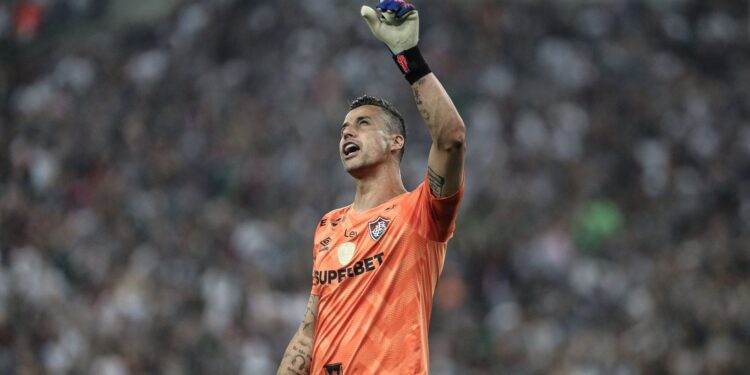 fabio-vira-jogador-com-mais-partidas-disputadas-no-futebol-mundial