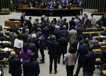 projeto-que-pune-quem-impedir-funcionamento-da-camara-avanca