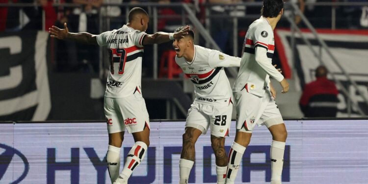 libertadores:-sao-paulo-vence-atletico-nos-penaltis-e-esta-nas-quartas