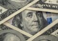 dolar-encerra-pregao-em-baixa-de-0,48%