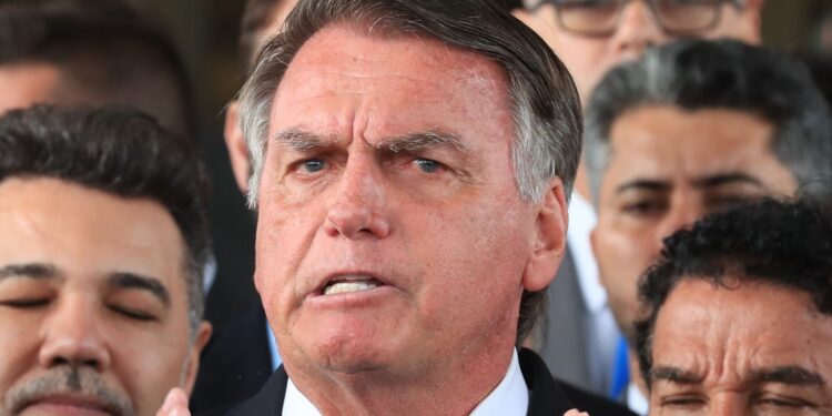 defesa-de-bolsonaro-se-diz-surpreendida-com-indiciamento