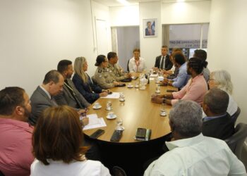 secretario,-vice-presidente-da-alba-e-comissao-de-vereadores-debatem-acoes-de-seguranca-em-ilheus