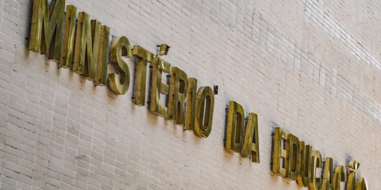 mec-lanca-curso-de-180-horas-para-professores-do-ensino-medio-publico