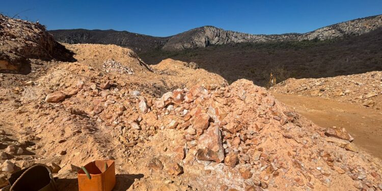 pm-desarticula-garimpo-ilegal-e-apreende-explosivos-de-uso-restrito-em-oliveira-dos-brejinhos