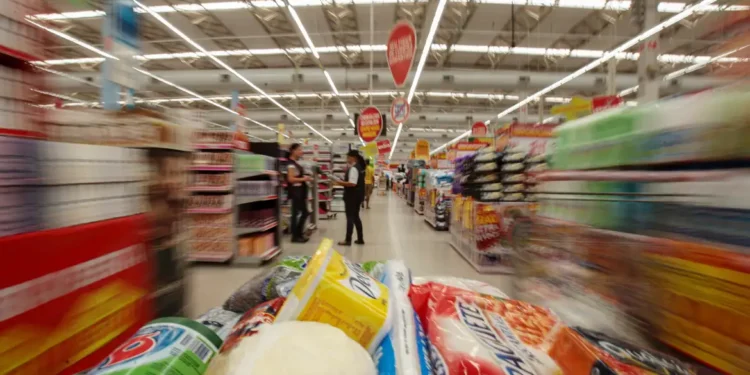 inflacao-tem-previa-negativa-em-agosto-e-recua-para-4,95%-em-12-meses