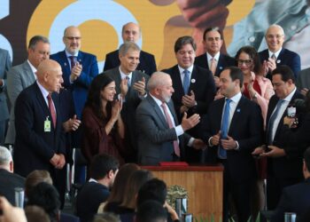 lula-assina-decreto-da-tv-3.0;-novo-sistema-deve-comecar-em-2026