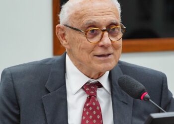 suplicy-passa-mal-e-e-internado-em-niteroi