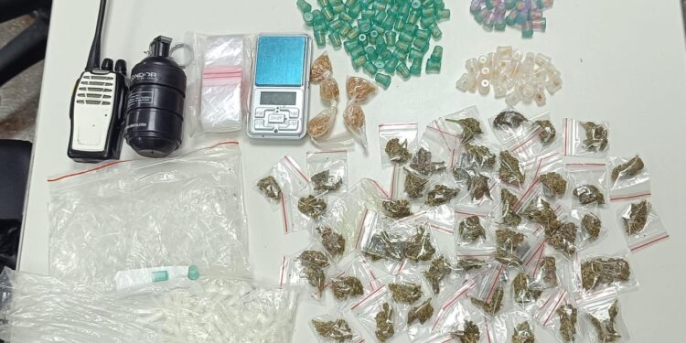 2a-companhia-independente-da-pm-apreende-drogas-e-granada-no-tororo