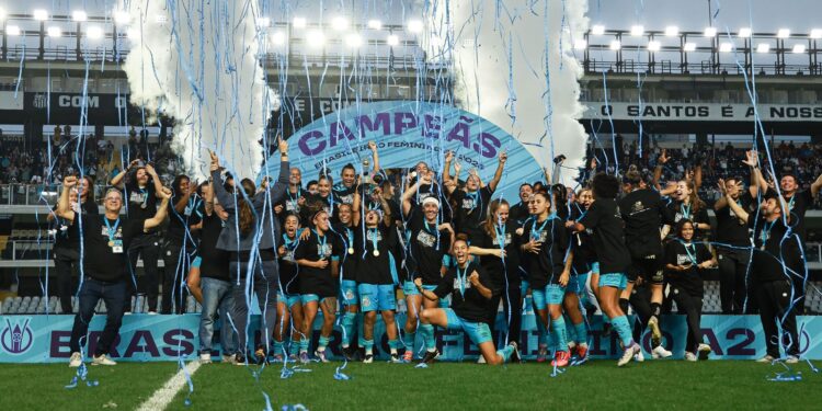 santos-busca-empate-com-botafogo-e-conquista-brasileirao-feminino-a2