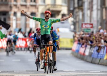 lauro-chaman-leva-tricampeonato-mundial-de-paraciclismo-na-belgica