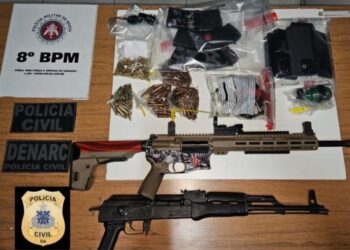 dois-fuzis,-municoes-e-drogas-sao-apreendidos-em-acao-integrada-das-policias-militar-e-civil-em-porto-seguro