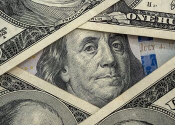 dolar:-cotacao-inicia-semana-em-alta