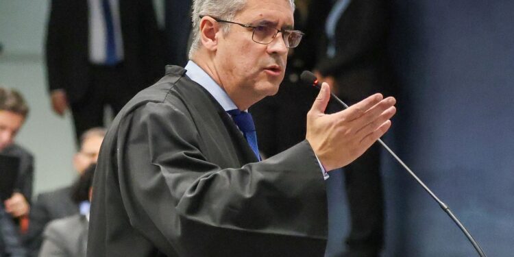 defesa-diz-que-ramagem-“compilava-pensamentos-de-bolsonaro”