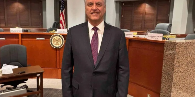 tarifaco:-“empresas-americanas-se-beneficiaram-das-politicas-brasileiras”,-afirma-embaixador-roberto-azevedo-em-audiencia-nos-eua