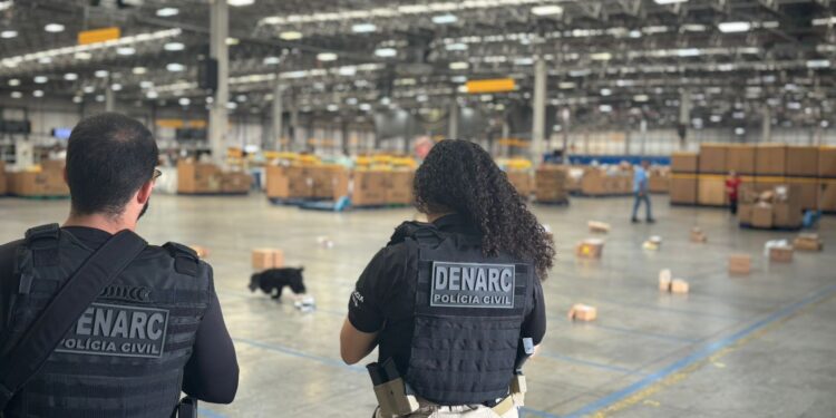 policia-civil-apreende-drogas-e-cigarros-eletronicos-em-operacao-conjunta-com-os-correios-em-salvador
