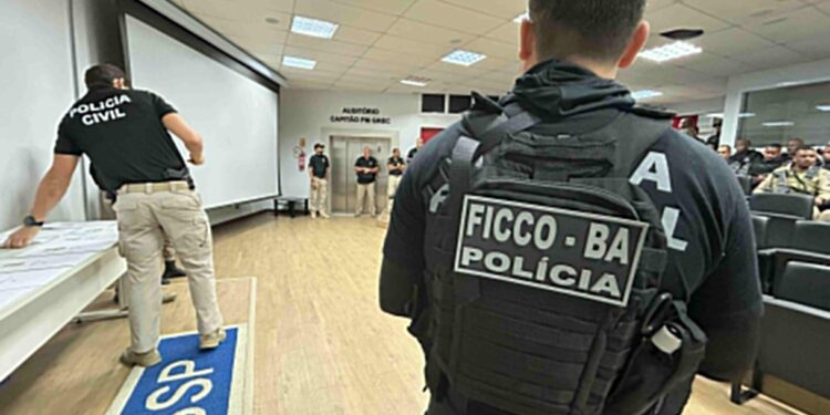 polinter-–-pcba-com-apoio-da-ficco-bahia,-pf-e-interpol-capturam-em-portugal-homem-que-estuprou-a-propria-filha