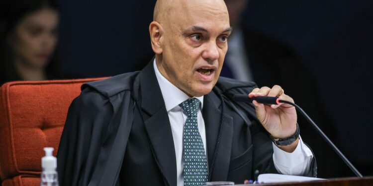 trama-do-golpe:-moraes-nega-cerceamento-de-defesa-e-rejeita-preliminar