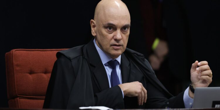 trama-golpista:-moraes-vota-por-manter-delacao-premiada-de-mauro-cid