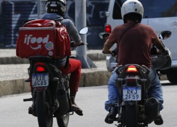 camara-aprova-urgencia-para-votar-vale-refeicao-para-entregadores