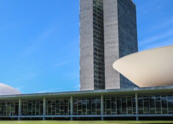 projeto-que-susta-regras-de-aborto-legal-em-criancas-avanca-na-camara