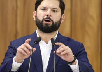 boric-e-petro-se-manifestam-apos-condenacao-de-bolsonaro