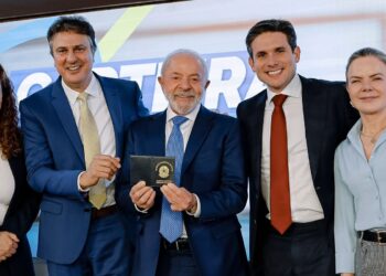 lula-sanciona-lei-que-cria-carteira-nacional-do-professor