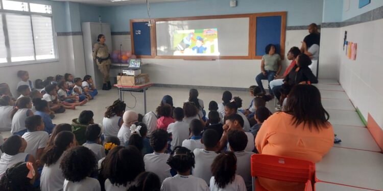 pm-promove-iniciativa-educativa-para-criancas-em-sao-caetano