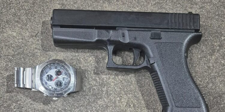 assaltante-e-preso-com-simulacro-de-arma-pela-9a-cipm-em-sao-caetano