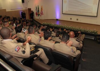 secretaria-da-seguranca-publica-entrega-75-medalhas-do-merito-comunitario