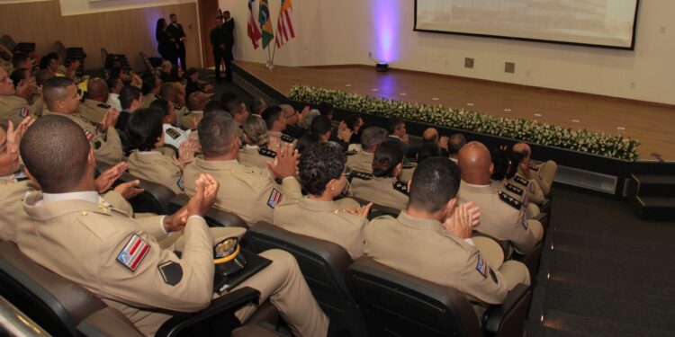 secretaria-da-seguranca-publica-entrega-75-medalhas-do-merito-comunitario