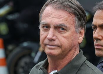 apos-retirada-de-lesoes-da-pele,-bolsonaro-volta-a-prisao-domiciliar