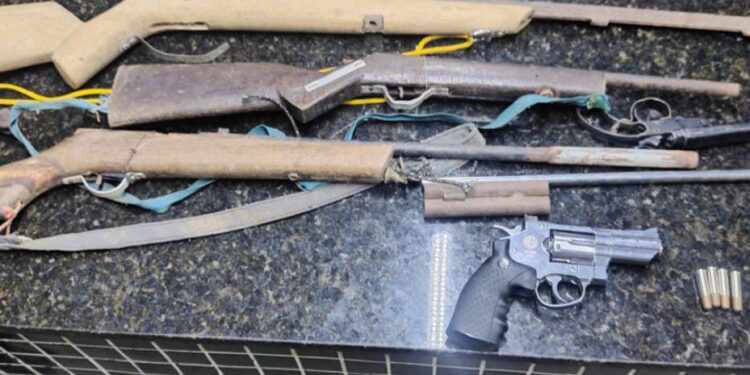 homem-e-preso-por-violencia-domestica-e-porte-ilegal-de-armas-em-itamaraju