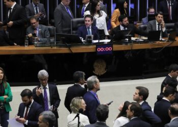 camara-derruba-voto-secreto-em-pec-da-blindagem-por-falta-de-quorum