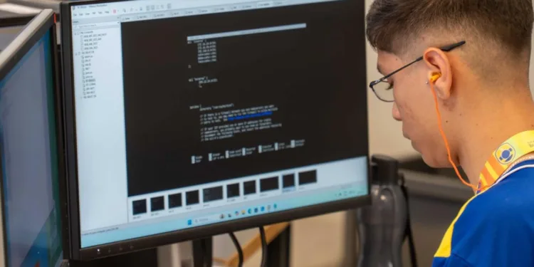 setor-de-tic-deve-gerar-147-mil-vagas-ate-o-fim-de-2025;-parceria-entre-senai-e-empresas-pretende-ampliar-formacao-na-area