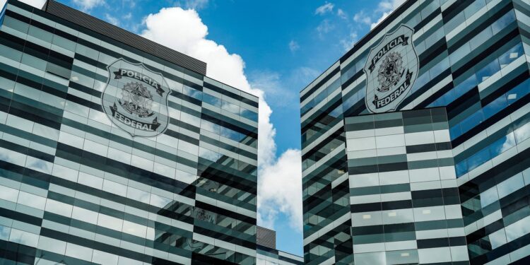 pf-diz-ao-stf-que-zambelli-nao-efetivou-acoes-de-coacao-contra-a-corte