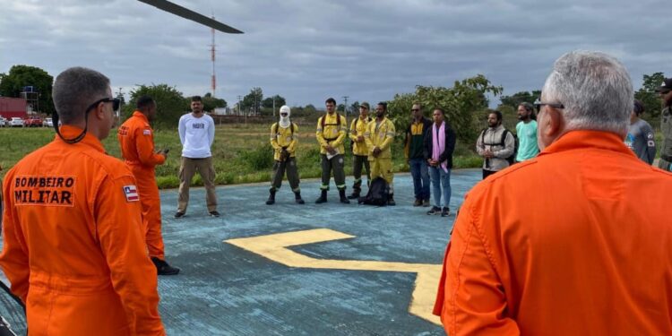 guias-turisticos-recebem-treinamento-de-seguranca-com-o-grupamento-de-operacoes-aereas-do-cbm