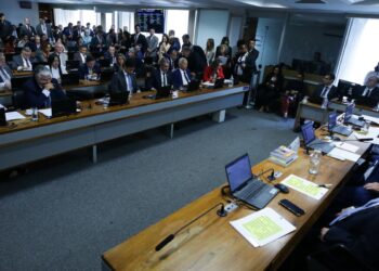 ccj-do-senado-rejeita-pec-da-blindagem-por-unanimidade